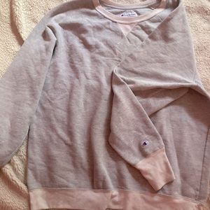 Champion baggy sweater embroideries still attached used